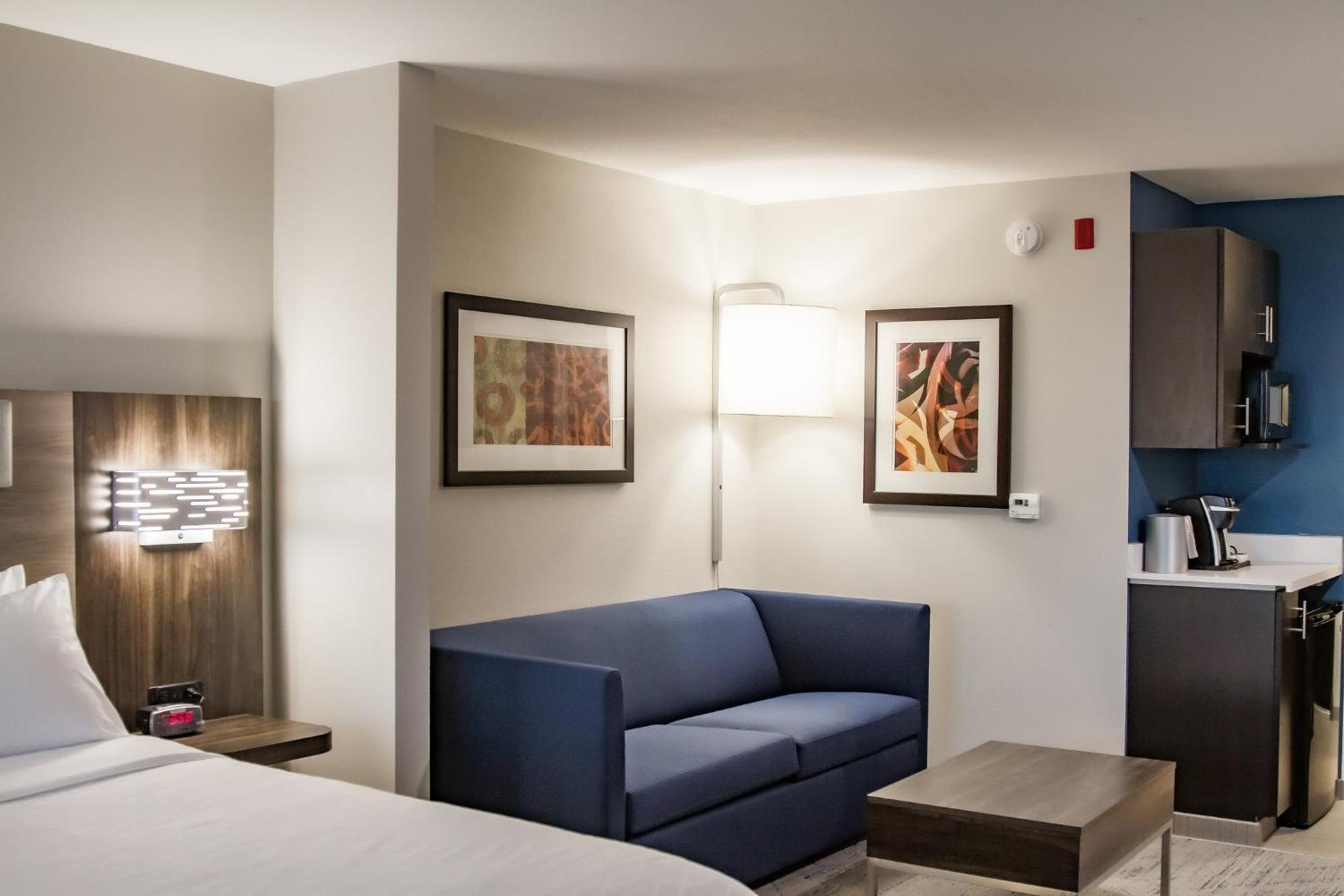 Holiday Inn Express & Suites Overland Park By Ihg Exterior foto